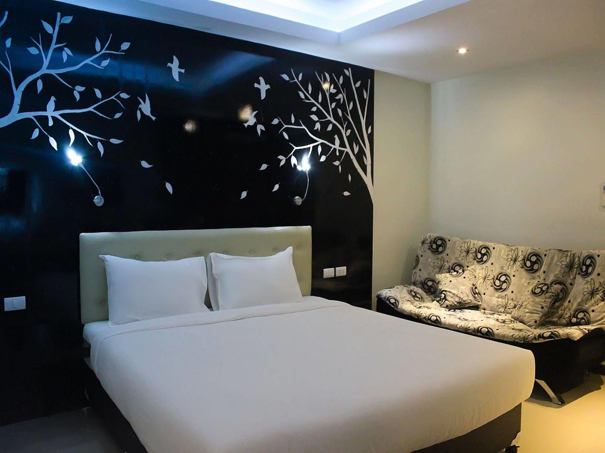 Md Grand Hotel Nakhon Накхонситхаммарат Экстерьер фото